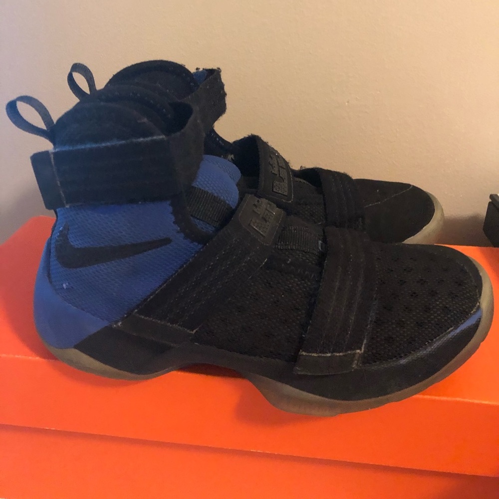 Lebron Soldier 10- Size 13Y